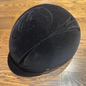 Ovation coolmax equestrian Black Velvet helmet